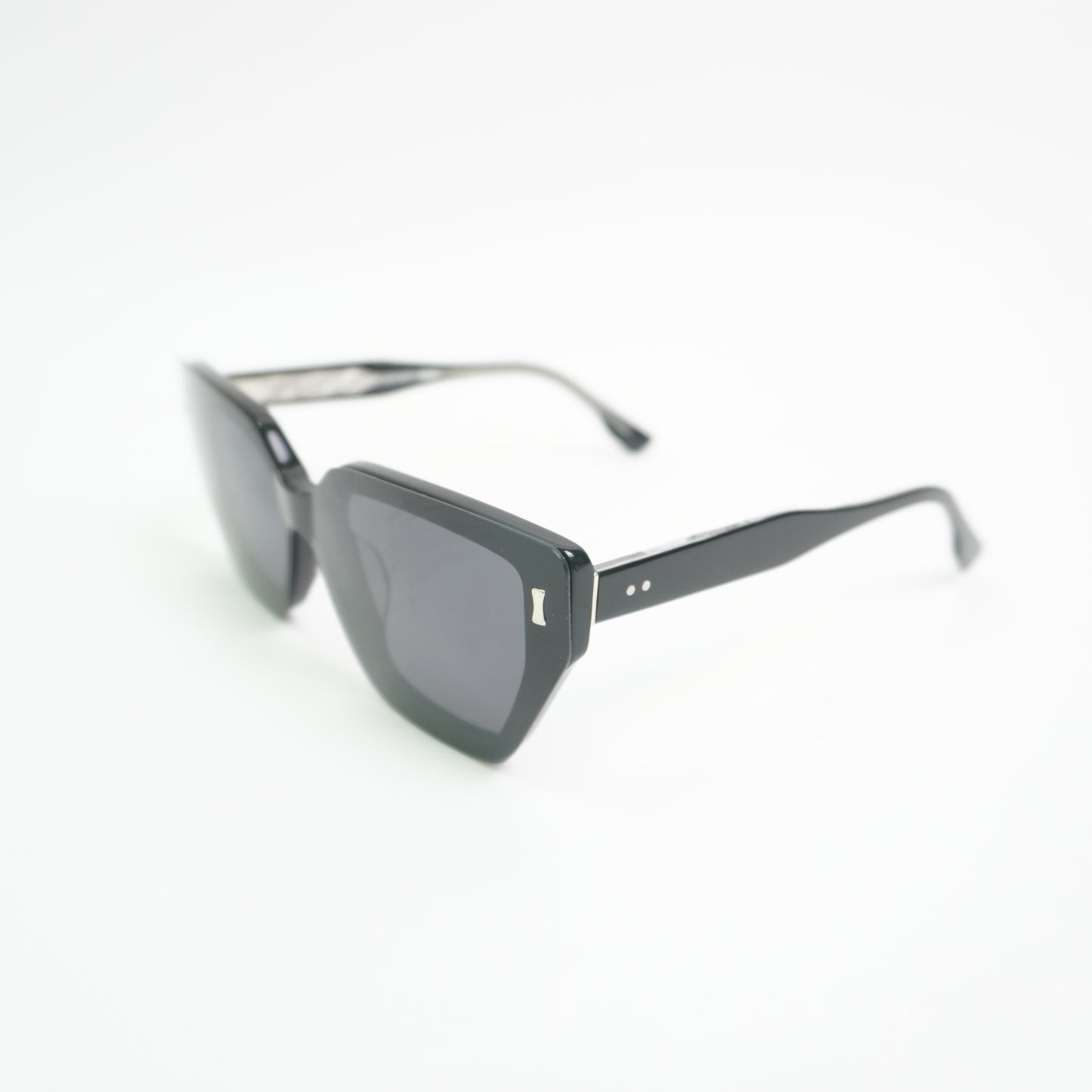 April Eyewear X Husna Clip On Alicia