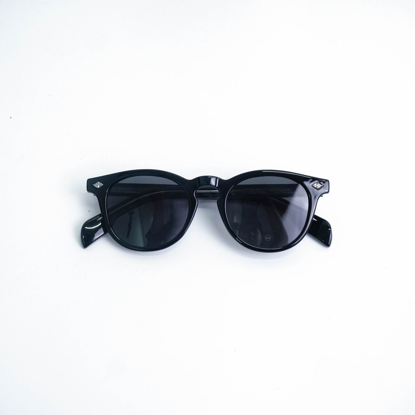 SUNNIES NOON