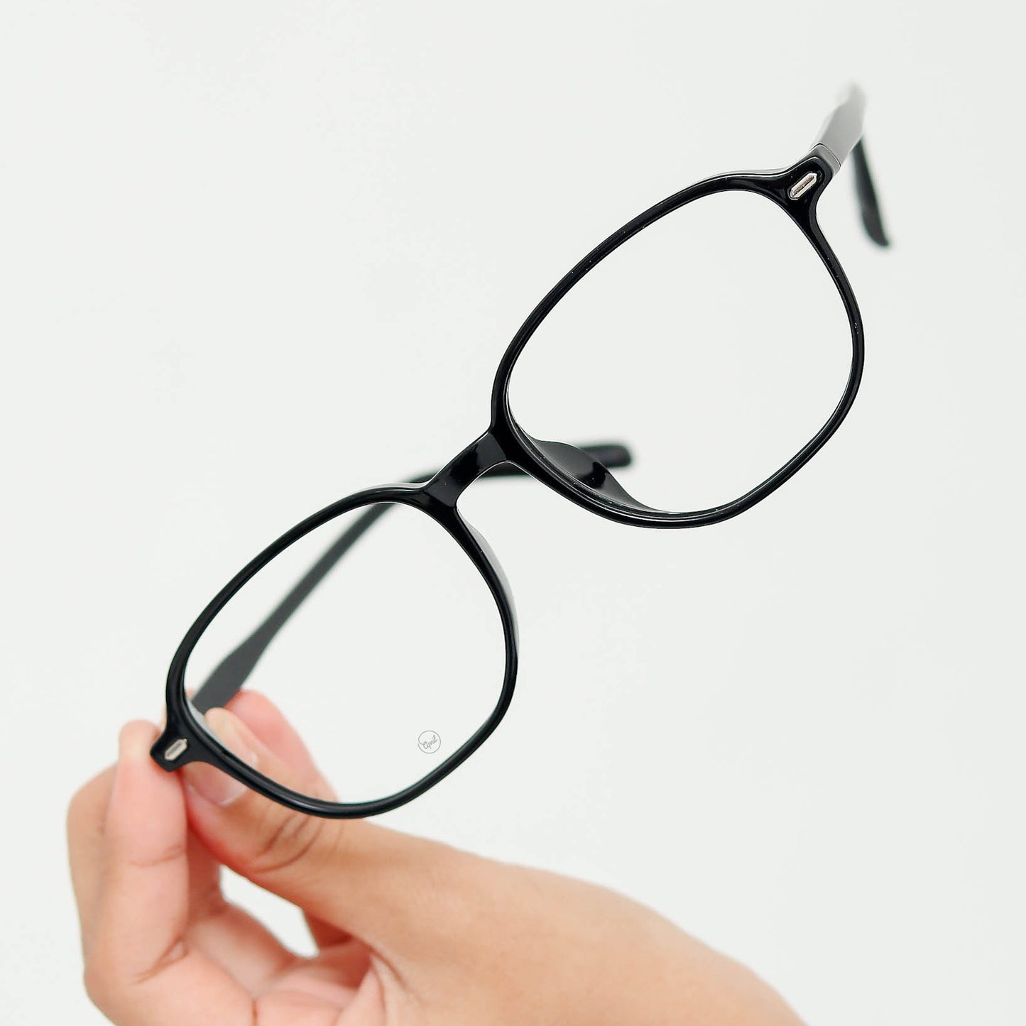 April Eyewear X Sindy Mutmaina Slen