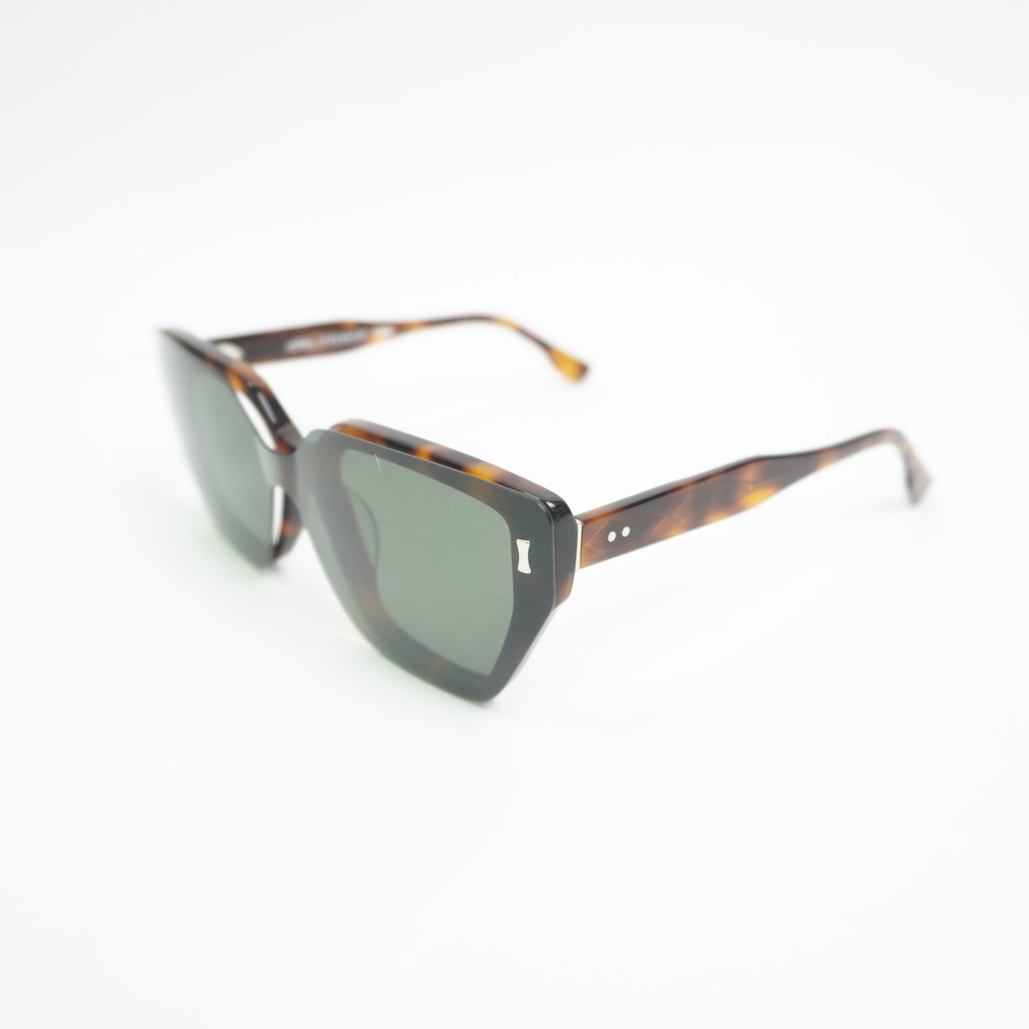 April Eyewear X Husna Clip On Alicia