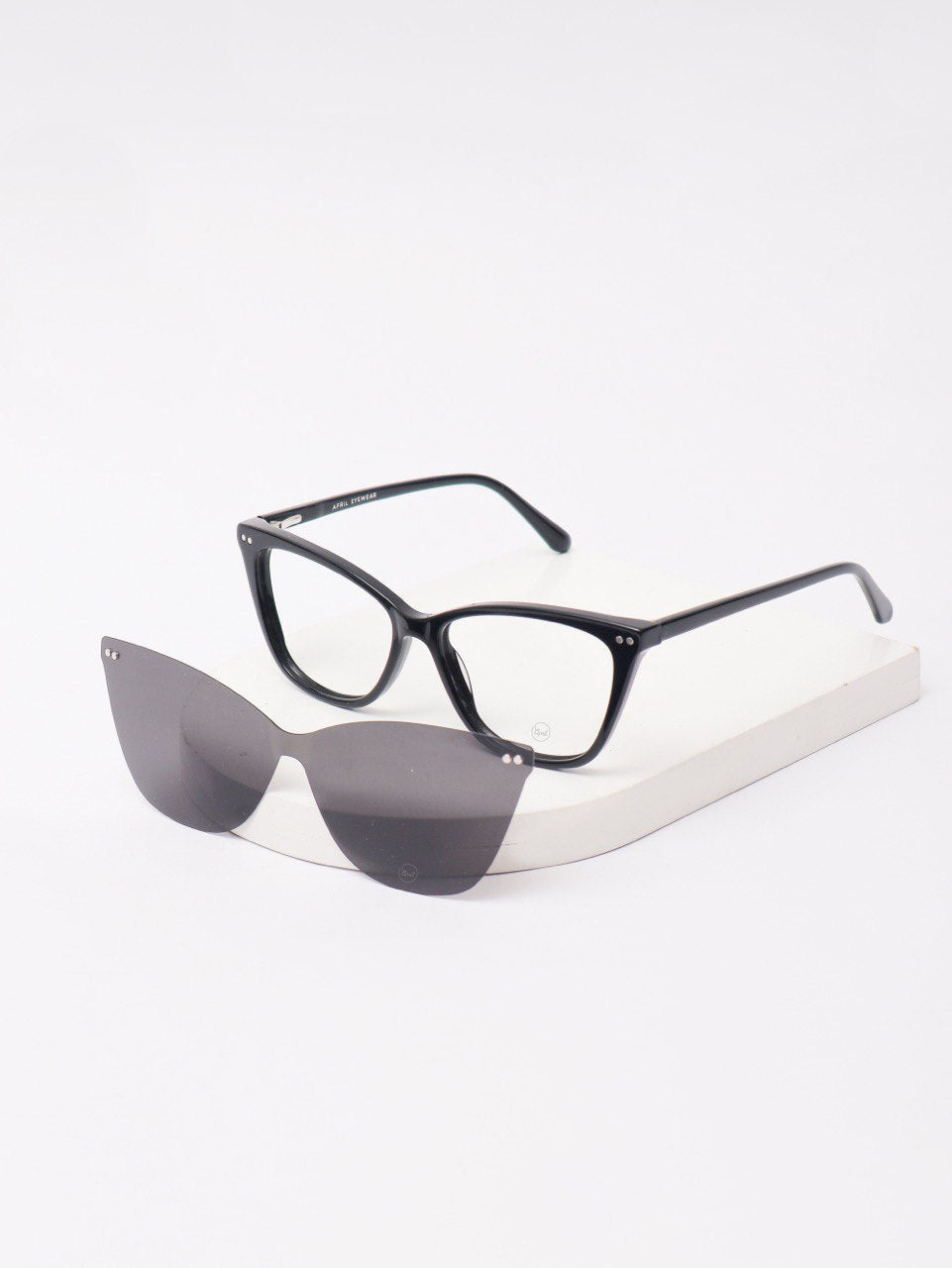 CLIP ON LUXE